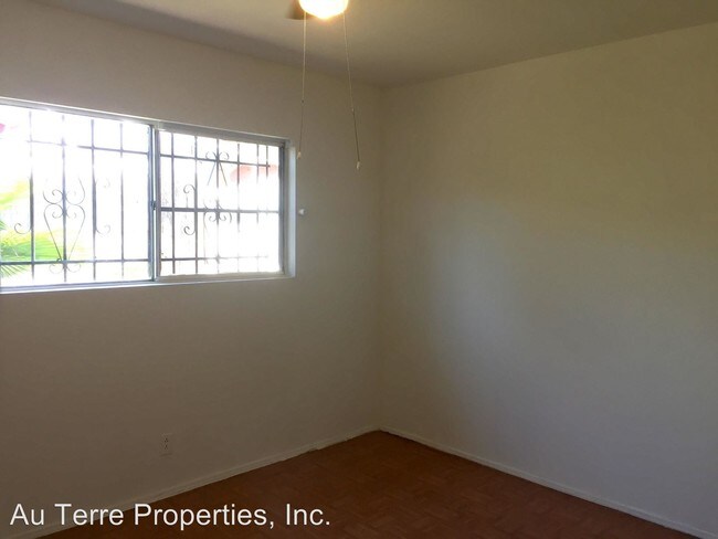 Building Photo - 4811-4815 Santa Ana St