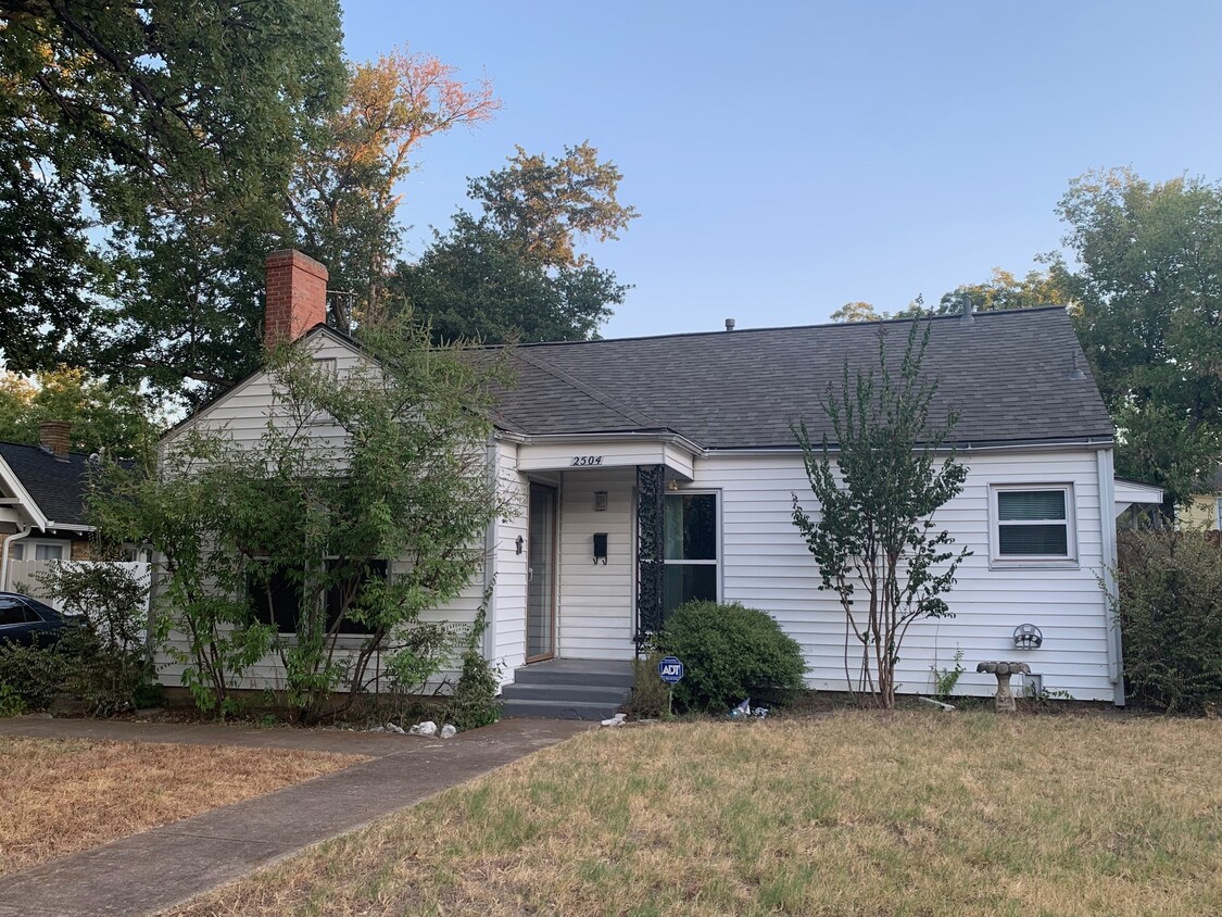 2 parking spaces in driveway next to home - 2504 Primrose Ave