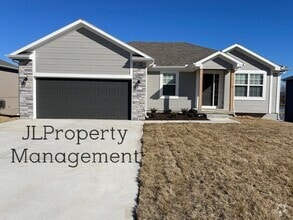 Building Photo - 605 Poplar Ct
