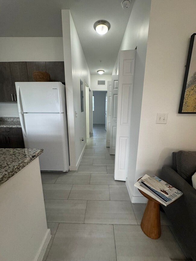 Foto del edificio - 7581 W 4th Ct