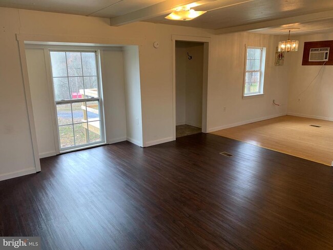 Building Photo - 729 Dollar Lane