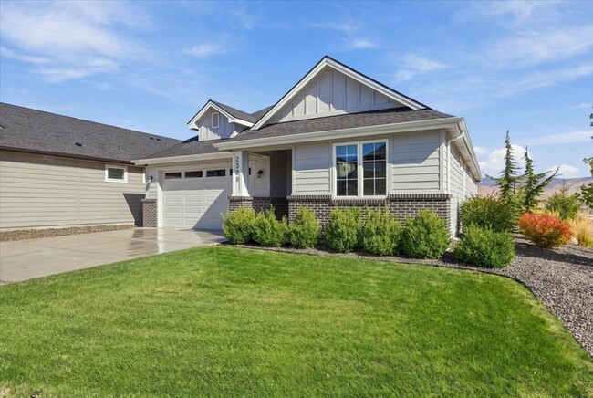 Building Photo - 2328 E Danzee Dr