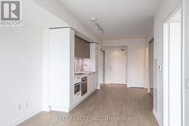 Building Photo - 85 Wood St