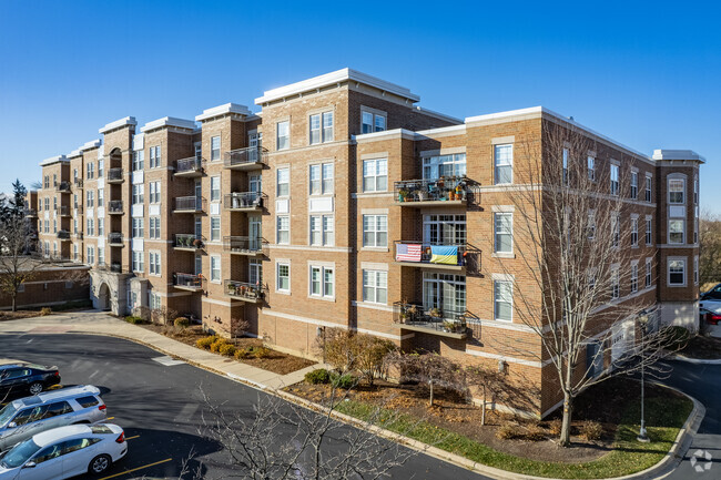 Building Photo - Preserve/Palatine Condos