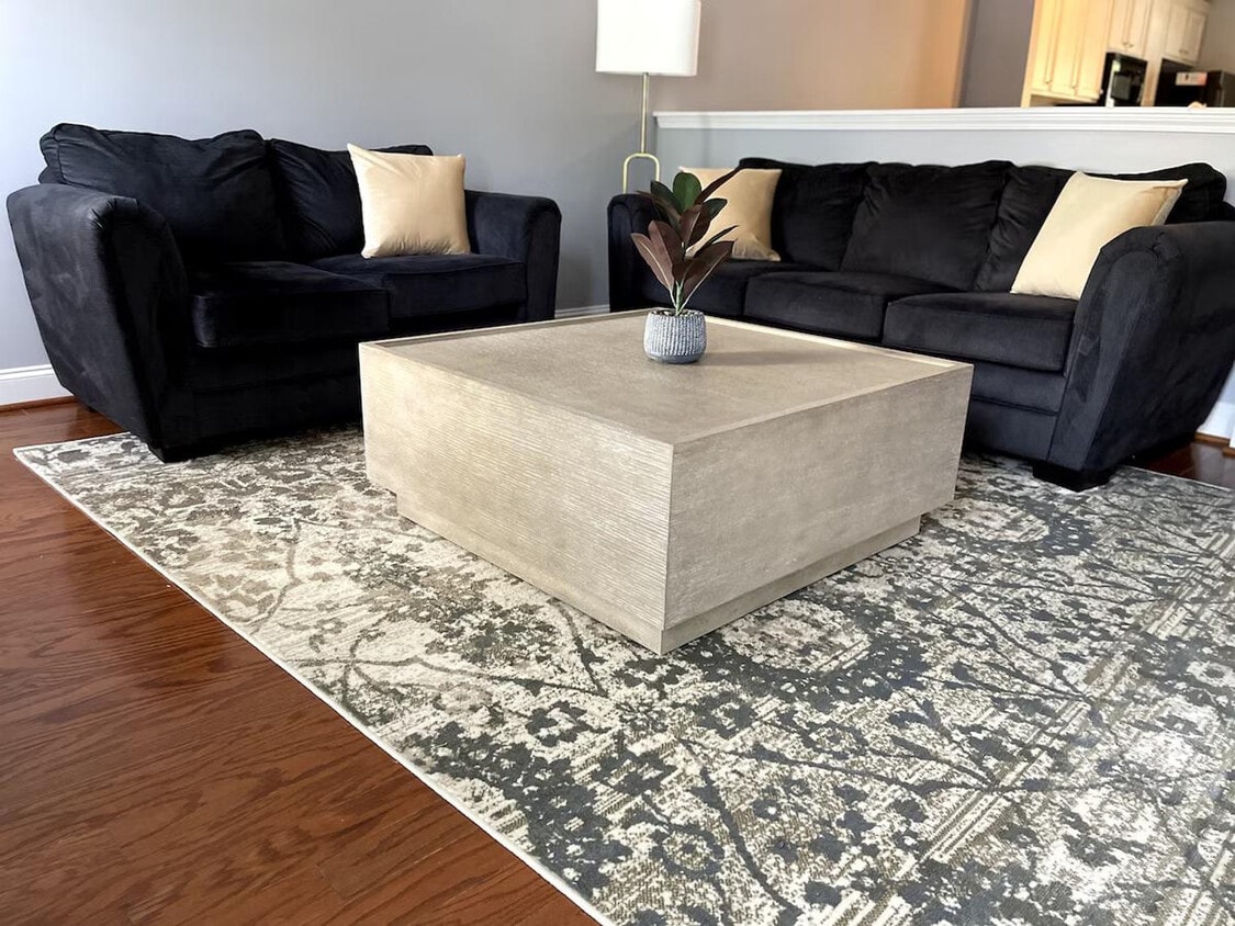 Primary Photo - 607 Lake Forest Road