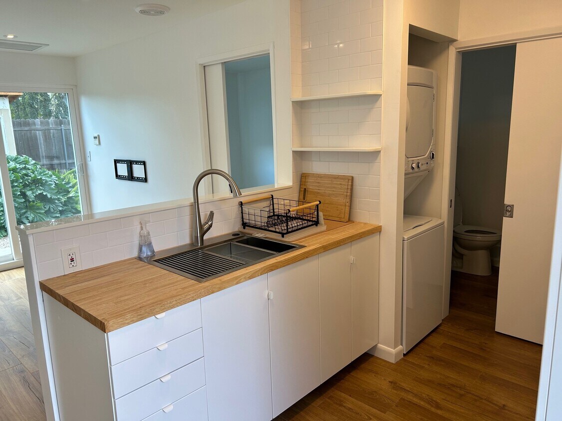 Cocina - 10769 Redmont Ave