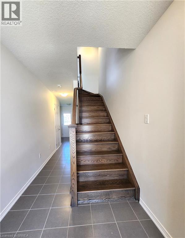 Building Photo - 6 Baskett St