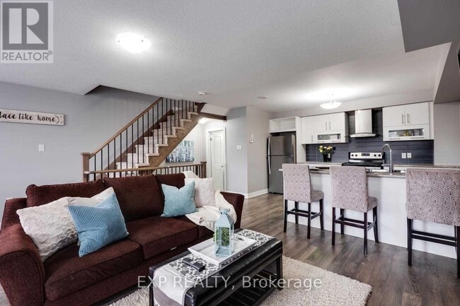 Building Photo - 9 Pallock Hill Way