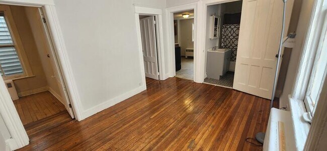 Foto del edificio - 320 Western Ave