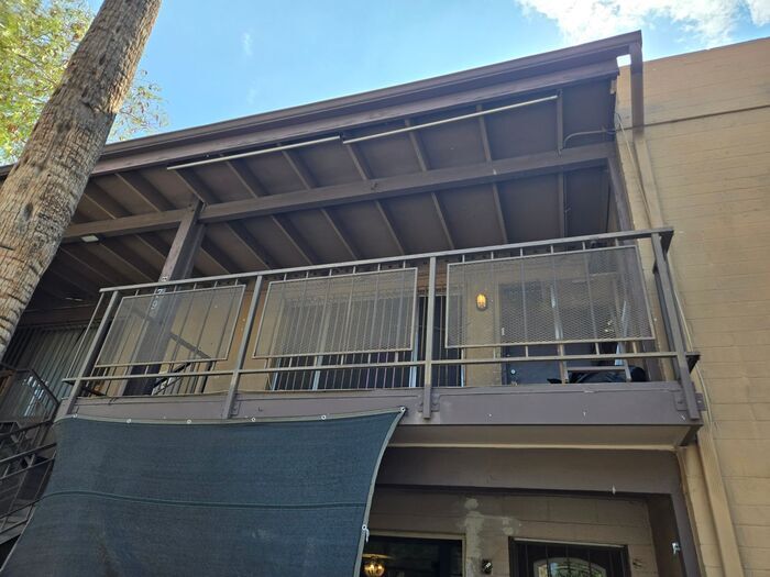 Foto principal - Spacious 3 bed, 2 bath upstairs, condo in ...
