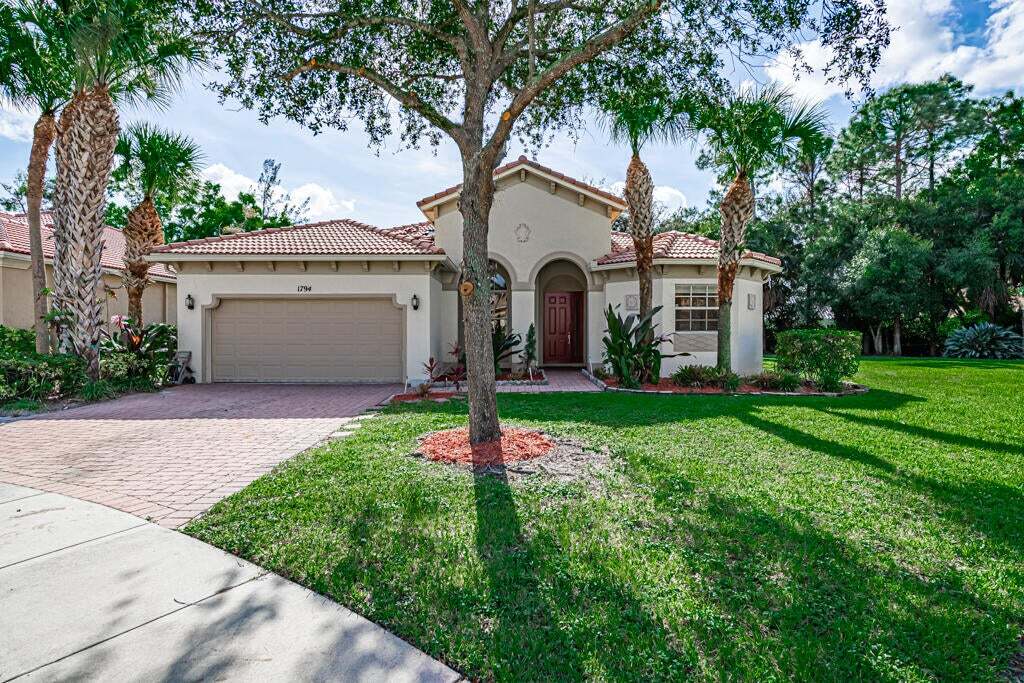 Primary Photo - 1794 Palisades Dr