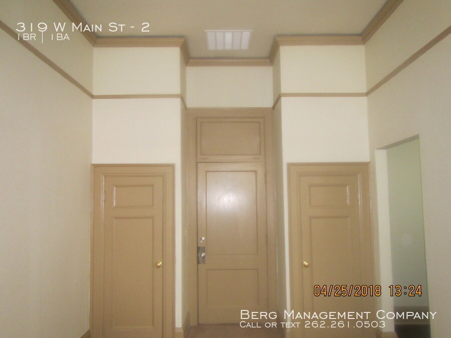 Primary Photo - 319 W Main St