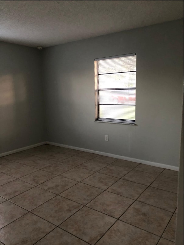 Building Photo - 1637 Barbarie Ln
