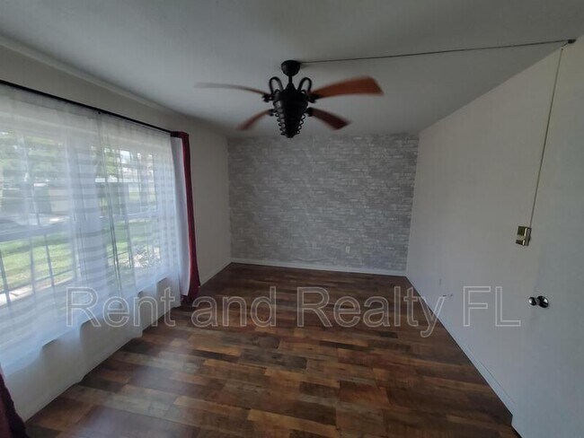 Foto del edificio - 8212 11th St N