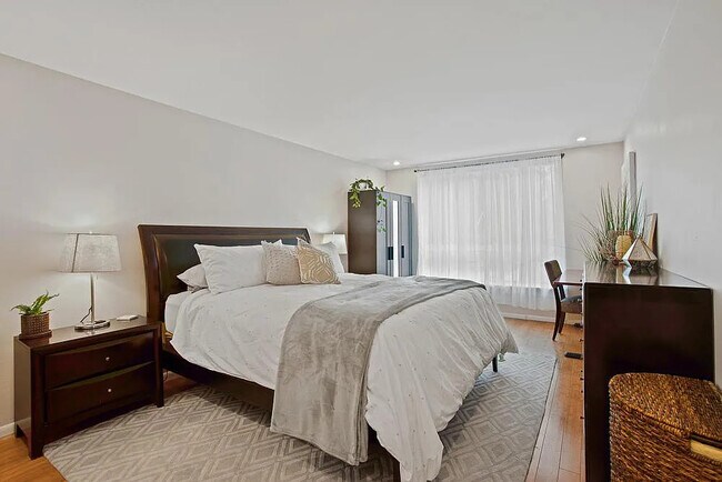 Foto del edificio - 1745 Camino Palmero St