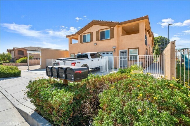 Foto del edificio - 110 S Date Ave