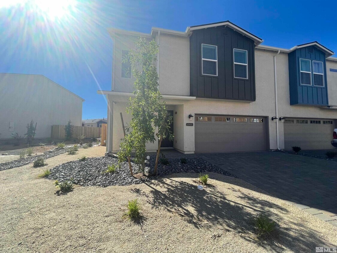 Foto principal - 4960 Cavestone Rd