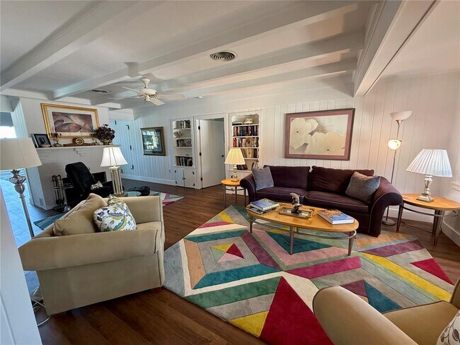 Foto del edificio - 3534 Casey Key Rd