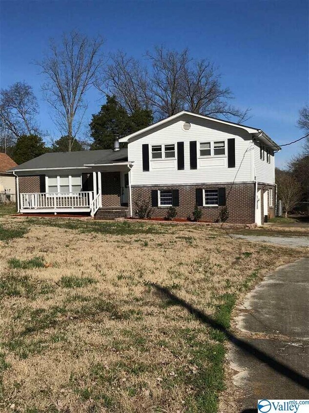 Foto principal - 915 Weatherly Rd SE