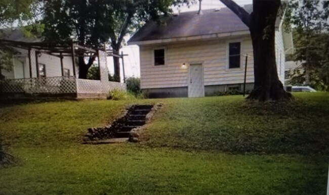 Foto del edificio - 2 bedroom 1 bath house