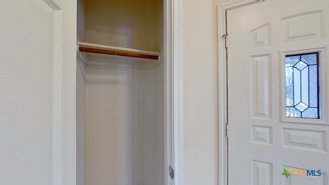 Building Photo - 411 Quail Hollow Dr