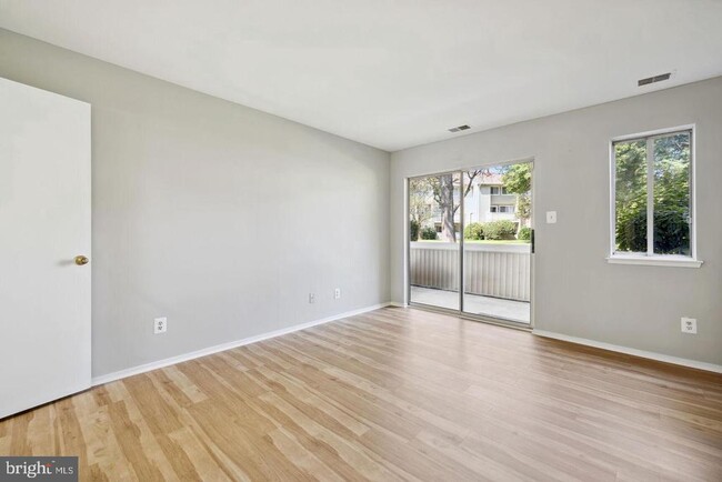 Building Photo - 13123 Wonderland Way