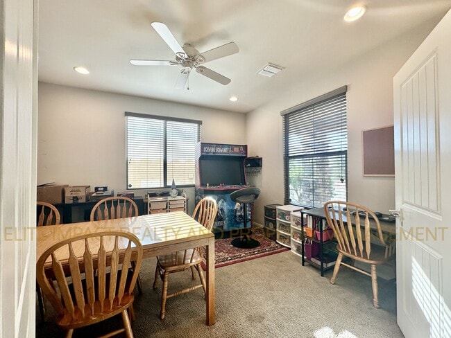 Foto del edificio - 7305 S Via Cabana