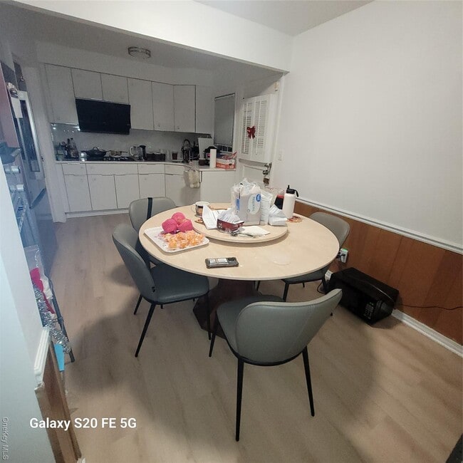 Building Photo - 246-07 87th Ave