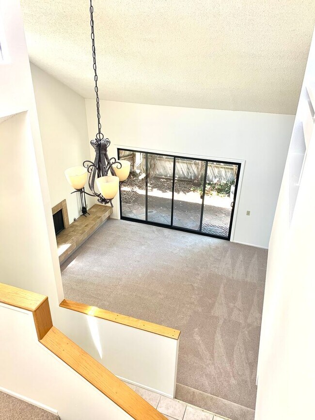 Foto del edificio - Ojai's Creekside Village Condo!