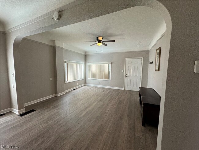 Foto del edificio - 1585 Newman Ave