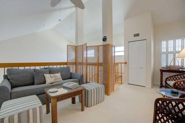 Photo - 143 Bay Colony Dr N House