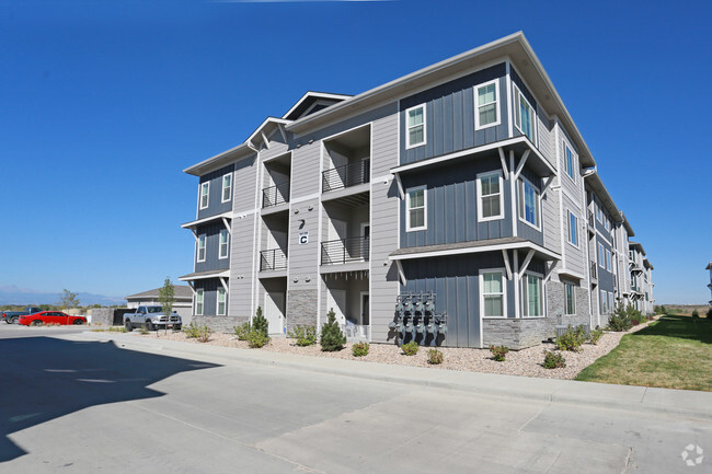 Exterior - Gateway North Apartments