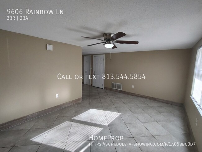 Foto del edificio - 9606 Rainbow Ln