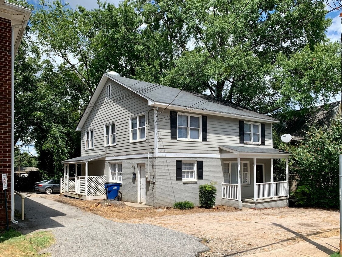 Primary Photo - 608 Willard Place
