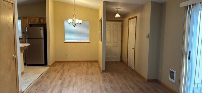 Foto del edificio - NE Bend Single Level 3 Bedroom / 2 Bathroom