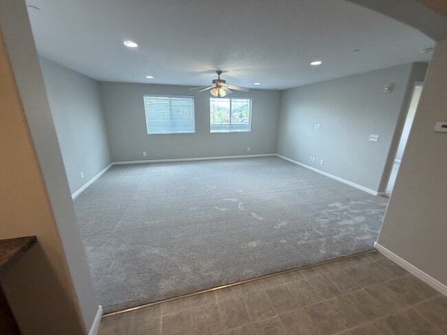 Building Photo - 999 Village River Ln