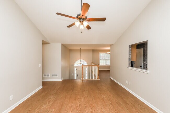 Foto del edificio - 7872 Newport Dr