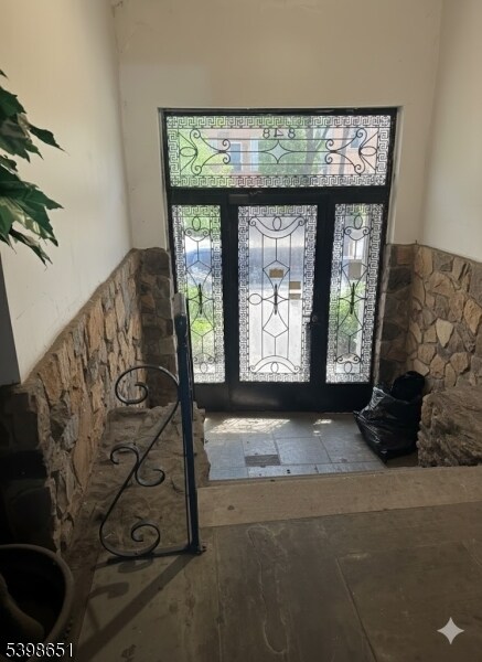 Foto del edificio - 348 Central Ave