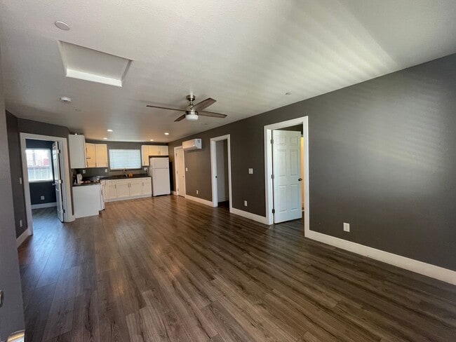 Foto del edificio - 1526 N Sierra Nevada St