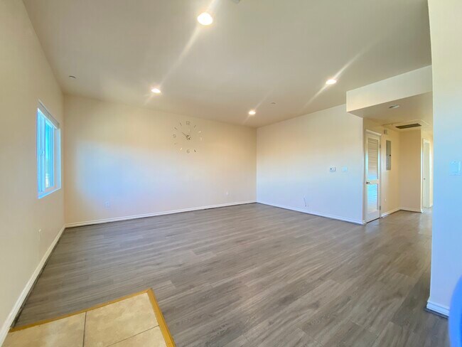 Living Room - 11835 Vanowen St