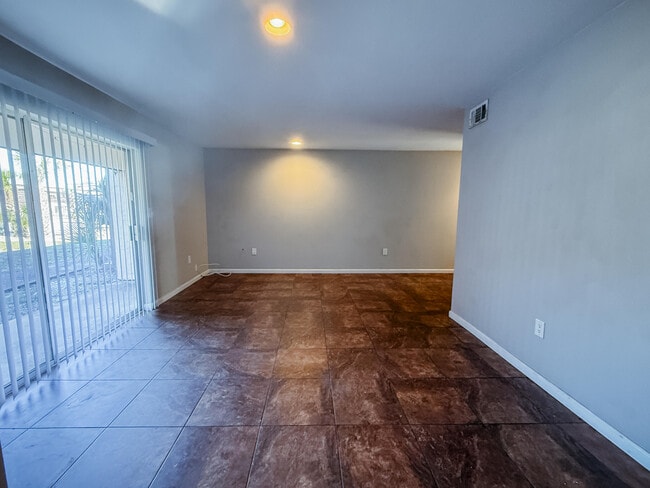 Building Photo - 403 Marshall Ct