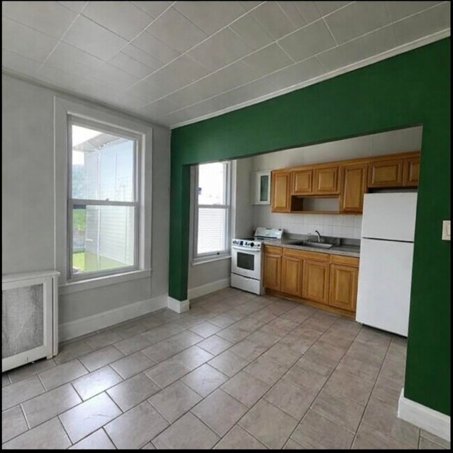 Foto del edificio - 22 Whitman Ave