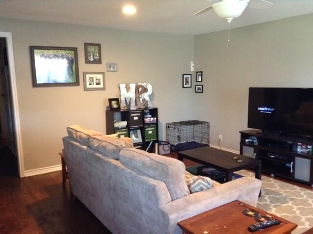 Foto del edificio - 7617 Watson St