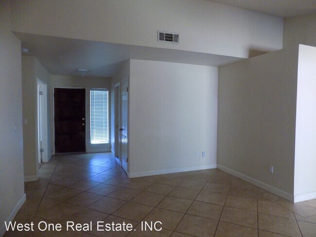 Foto del edificio - 4 br, 2 bath House - 1961 Blossomwood Ln.