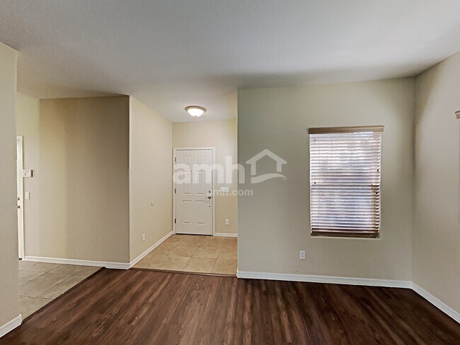 Building Photo - 18642 W Sunnyslope Lane