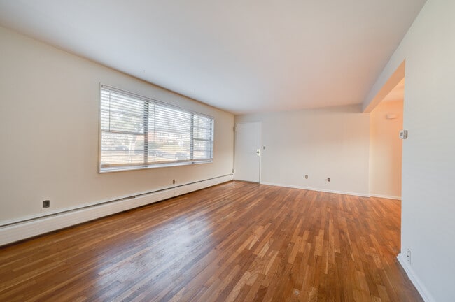 Building Photo - Cooper Hill Apartments