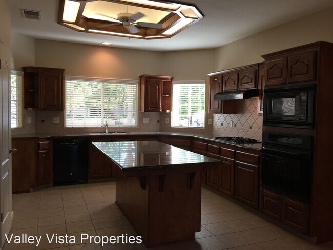 Building Photo - 3 br, 2 bath House - 718 Prescott Ave