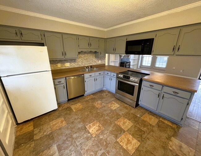 Foto del edificio - 6398 N Fawn Hollow Cir