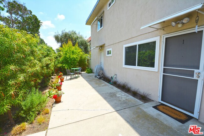 Foto del edificio - 10854 Morrison St