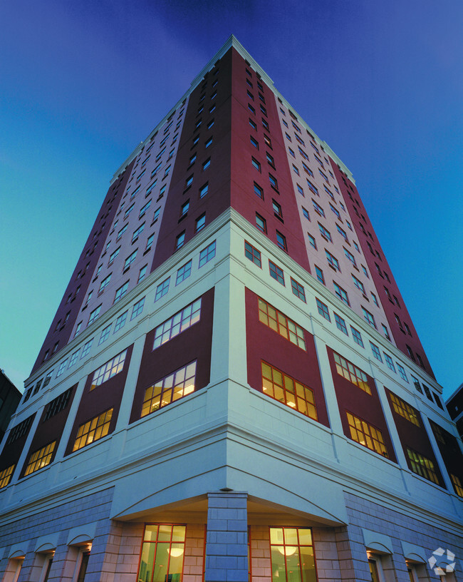 Building Photo - Skyline Tower